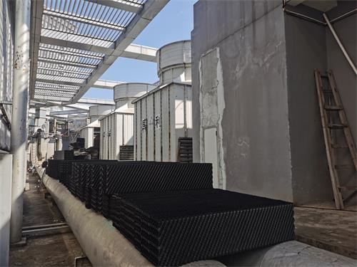 冷卻塔填料：中性化清洗劑的特點(diǎn)(冷卻塔填料清洗劑)